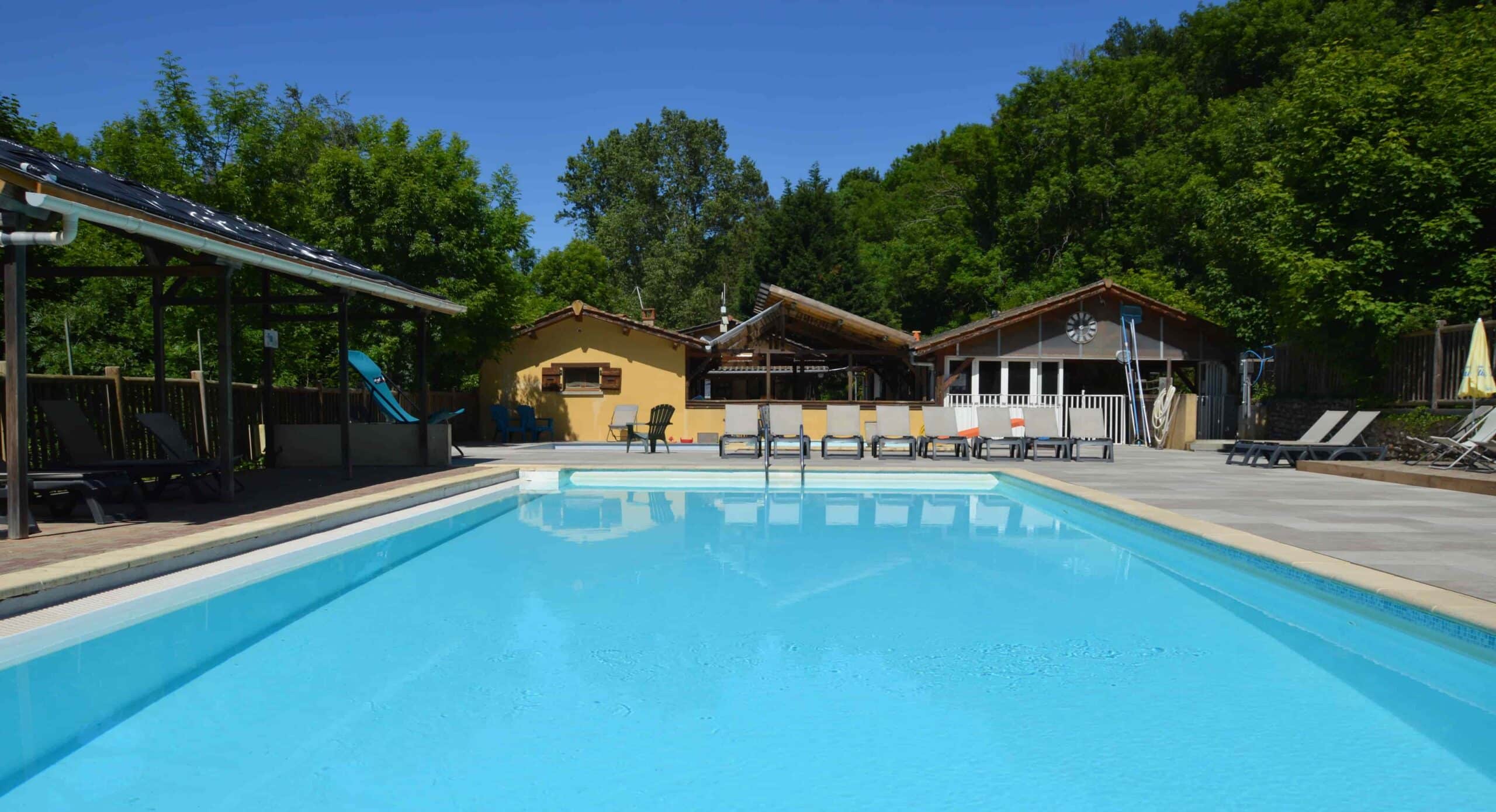 Piscine camping oasis UV